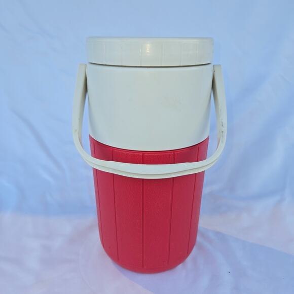 Marlboro Coleman Cooler Water Jug 1/2 Gallon Vintage Swivel Spout Handles Red - Picture 3 of 15